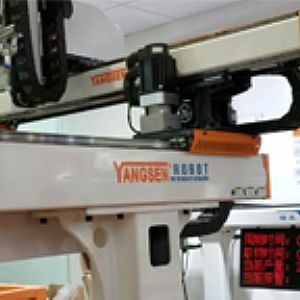 三五軸驅(qū)控一體系統(tǒng)為注塑機械手應(yīng)用降本增效